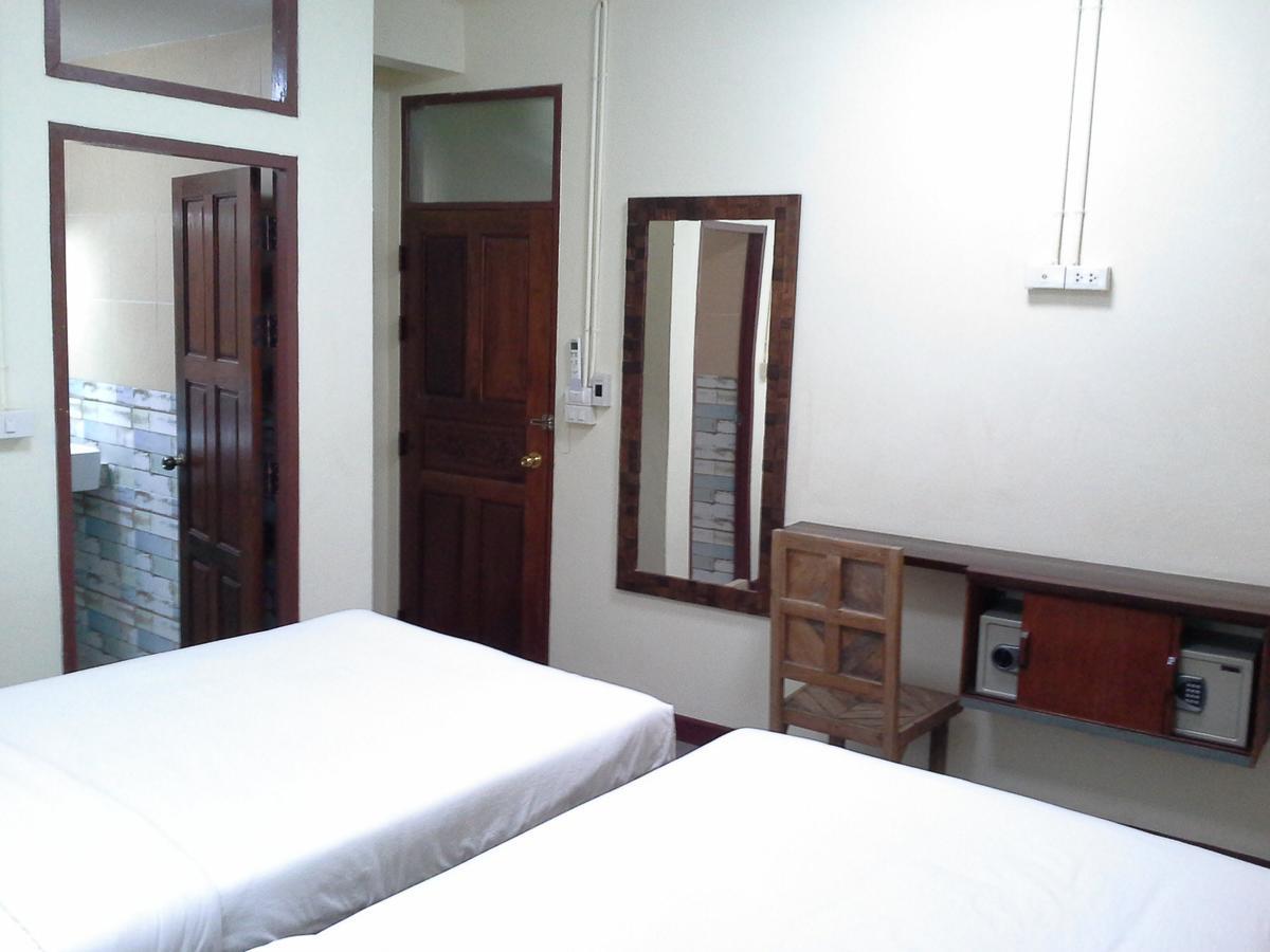 בנגקוק Bc Guesthouse Banglamphu מראה חיצוני תמונה